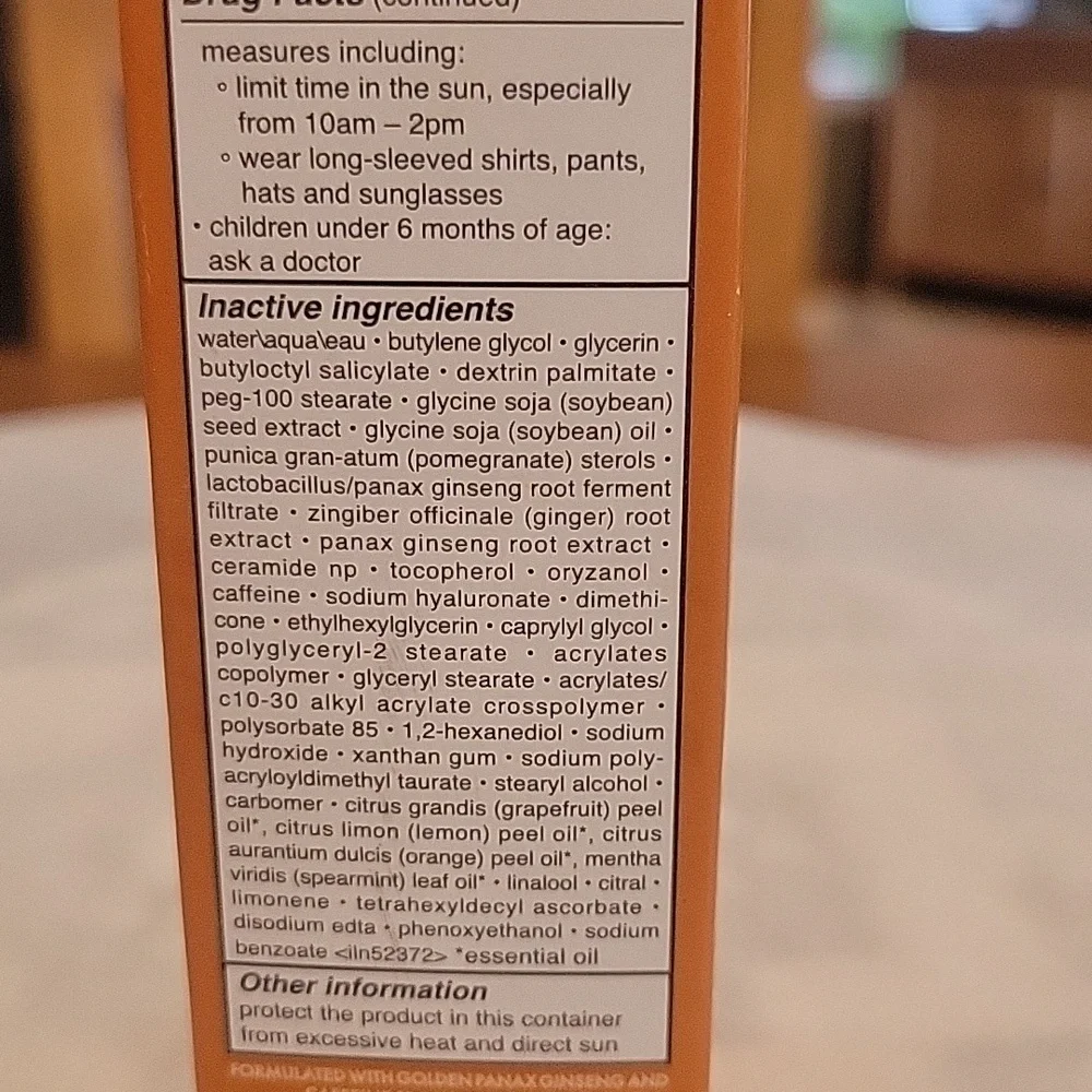 ORIGINS Ginzing SPF 30 Facial Sunscreen Moisturizer - Picture 2 of 5